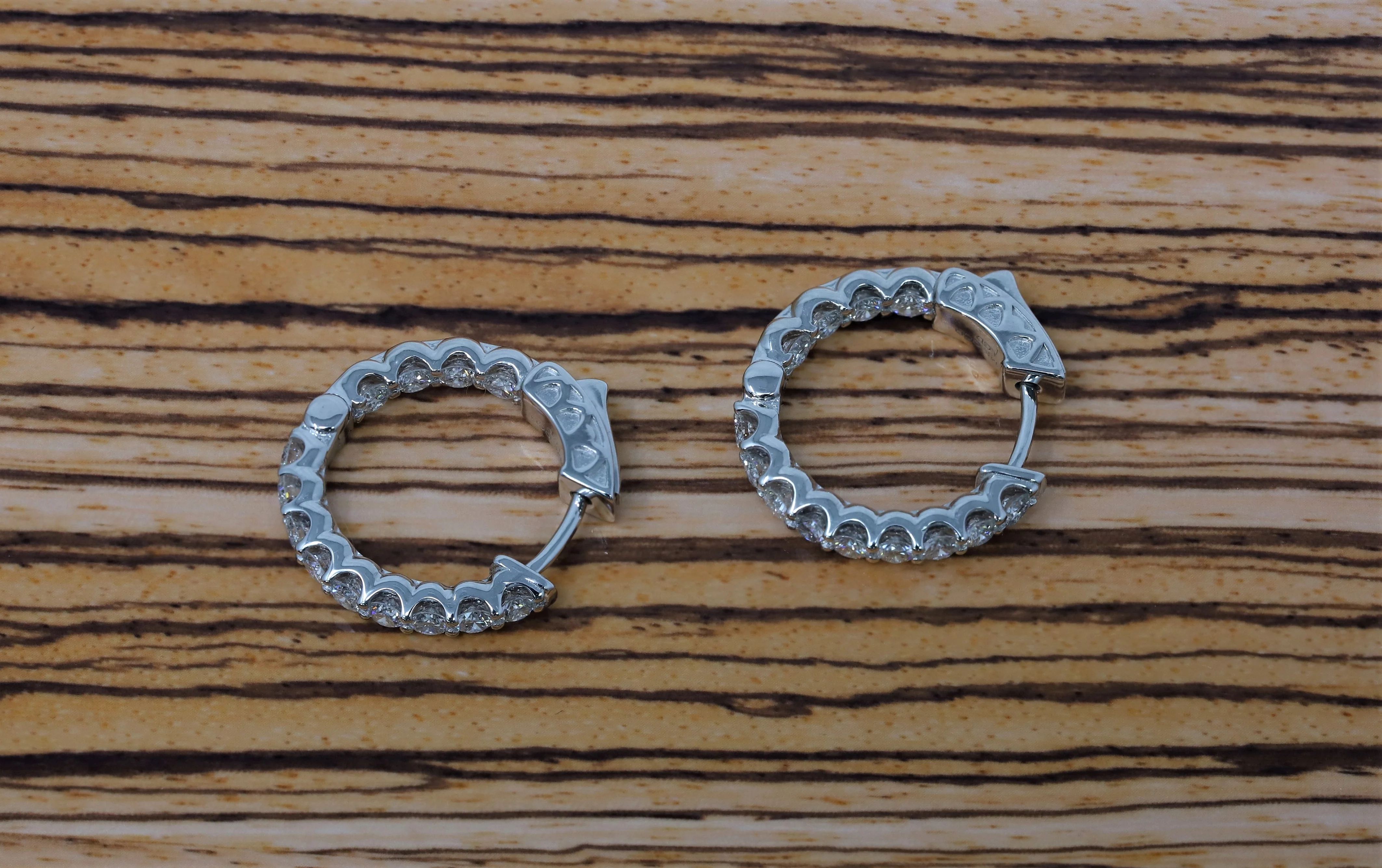 14K White Gold Lab Grown Diamond 1-3/8 Ct Hoop Earrings.  IGI Certified  G-H  VS1-VS2, 1.5cm Diameter - Image 5