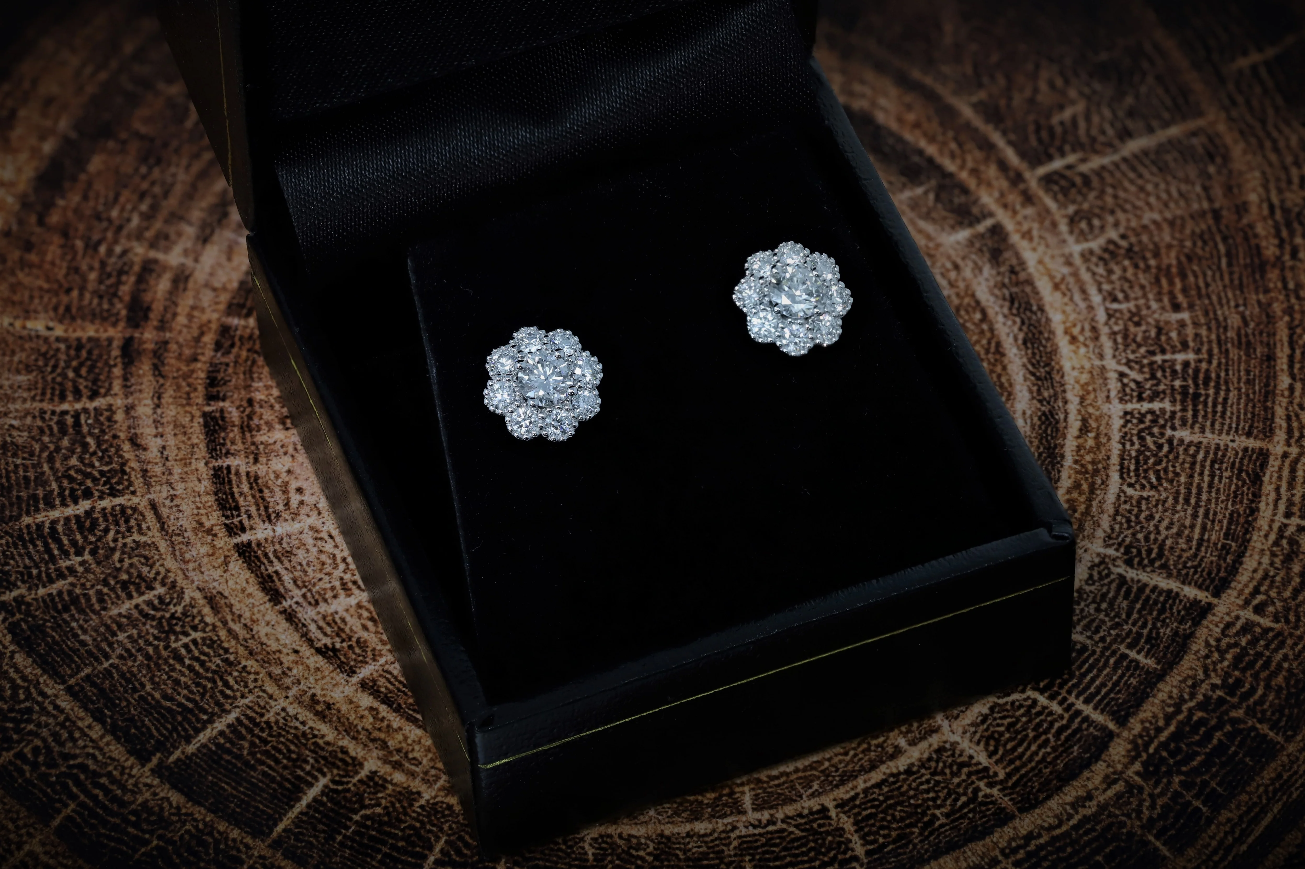 14K White Gold Lab Grown Diamond Flower Stud Earrings IGI Certified 7/8Ct G-H Color VS1-VS2 Clarity - Image 6