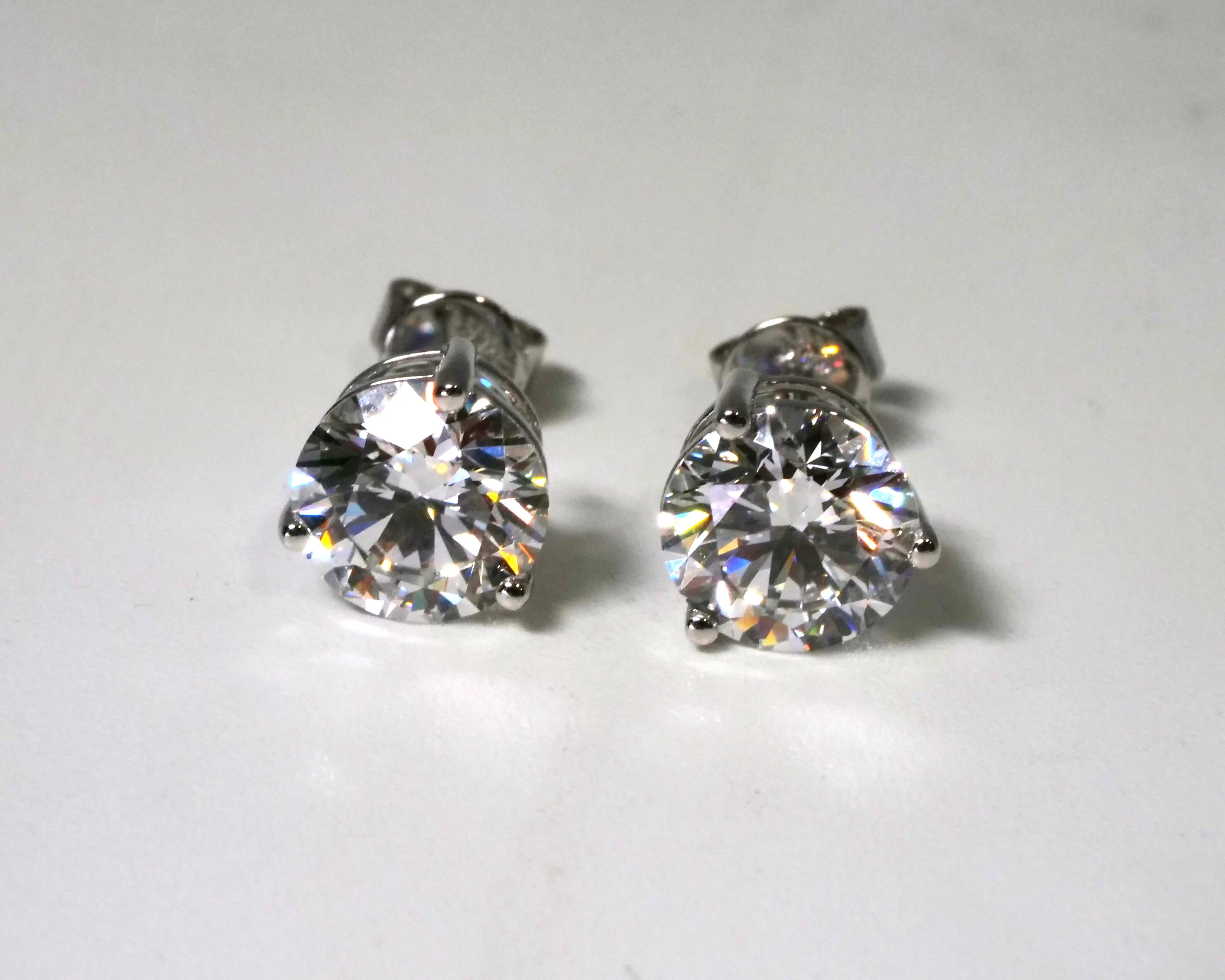14K White Gold Lab Grown Diamonds 2-5/8 Ct Stud Earrings, IGI Certified, D VS1 - Image 3