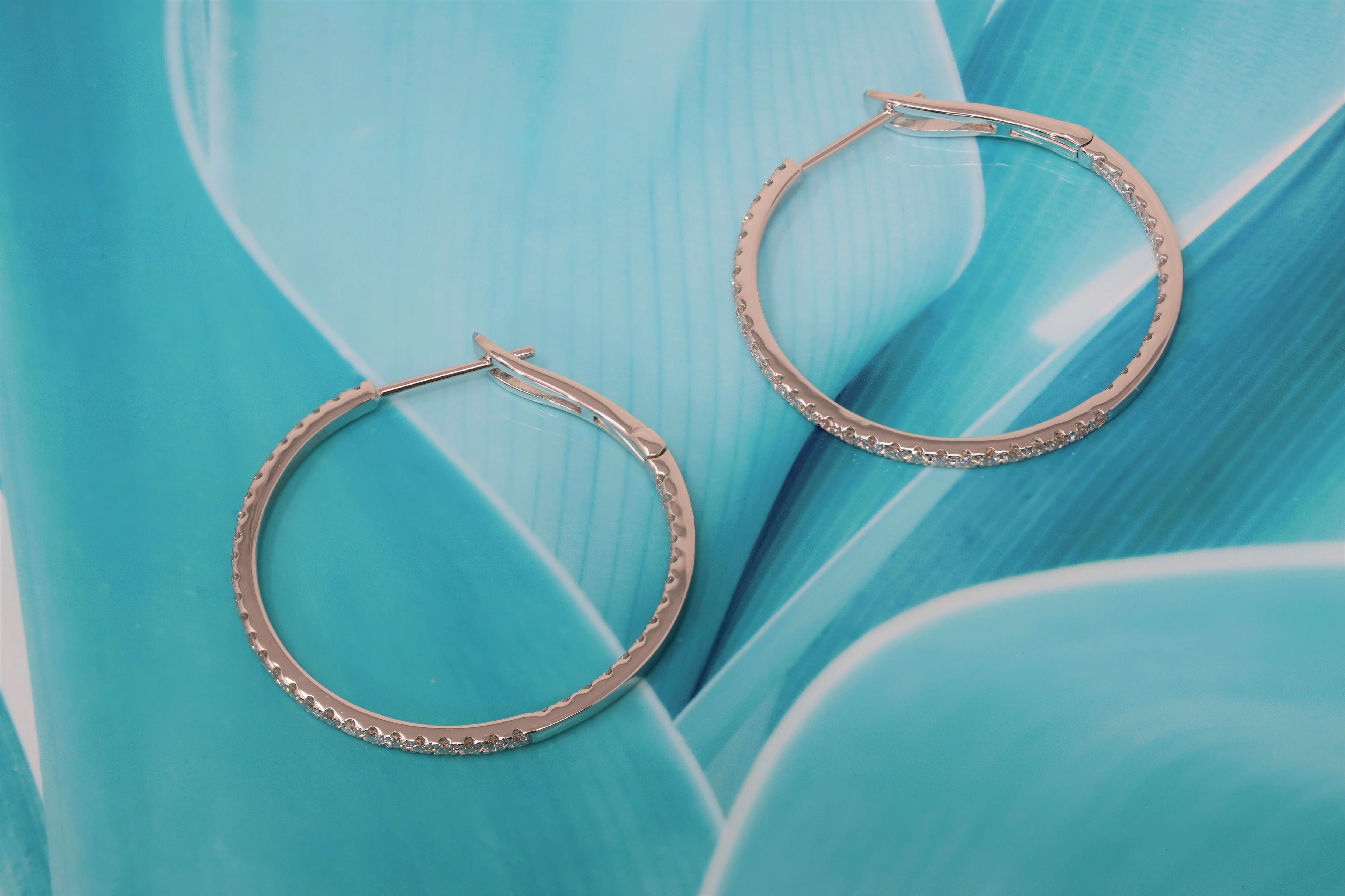 14K White Gold Lab Grown Diamond 1.02 Ct Hoop Earrings, 2 cm Diameter with IGI Certificate - Image 5
